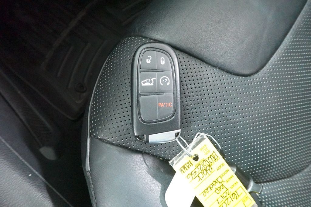 Used 2017 Jeep Cherokee Overland AWD/4WD image 22