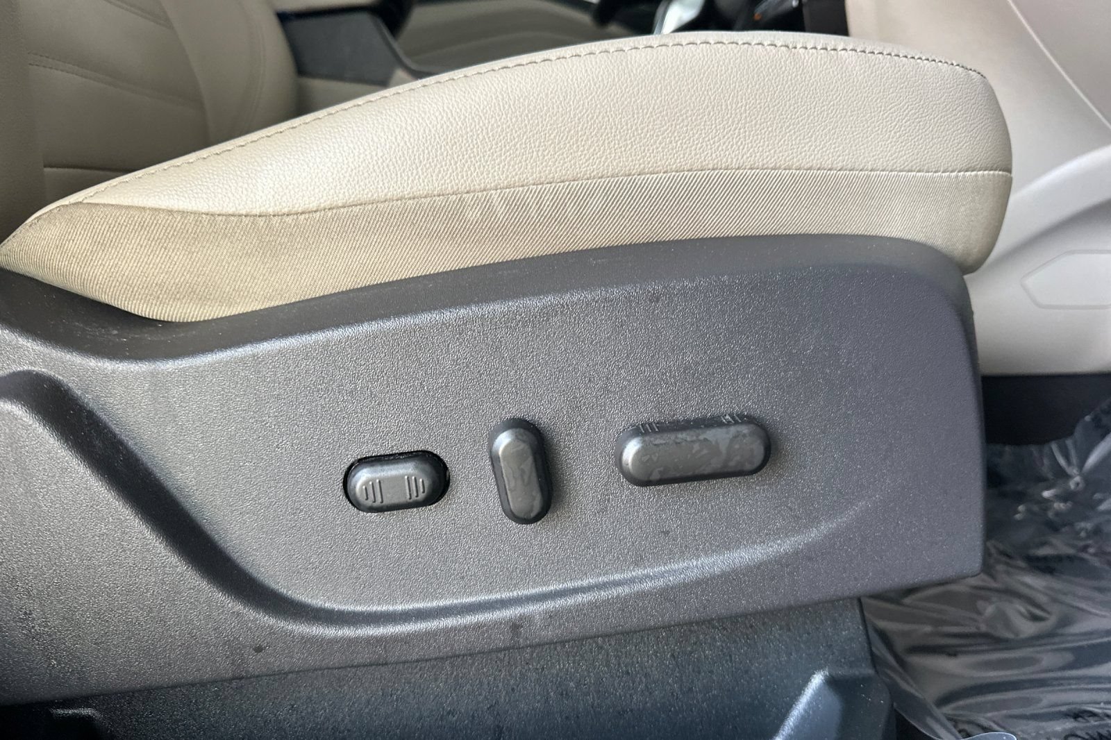 Certified 2018 Ford Escape Titanium FWD image 23