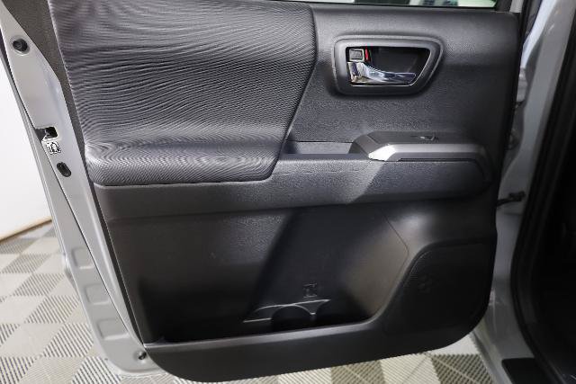 Used 2019 Toyota Tacoma TRD Sport AWD/4WD image 29
