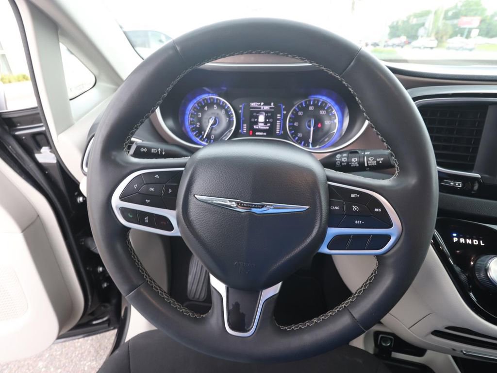 Used 2023 Chrysler Voyager LX FWD image 16