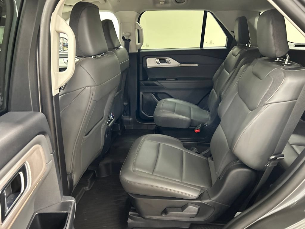 Certified 2025 Ford Explorer Active w/ Active Comfort Package AWD/4WD image 27