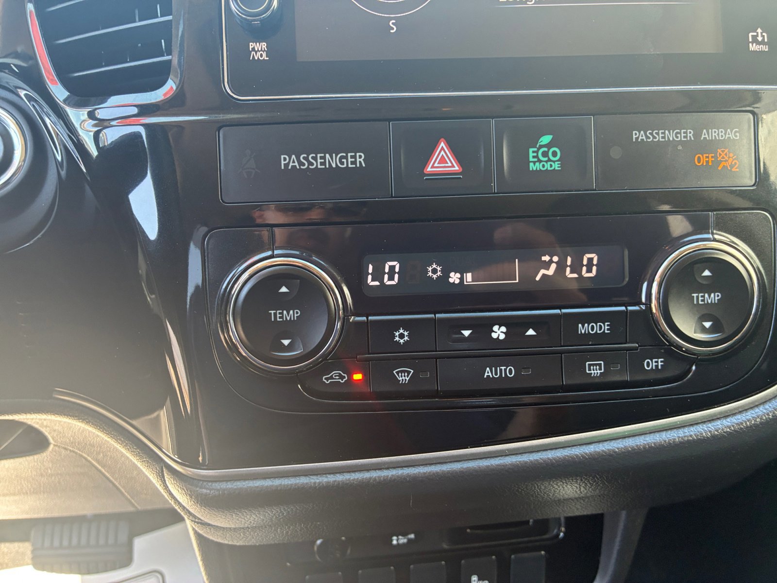 Used 2017 Mitsubishi Outlander GT image 19