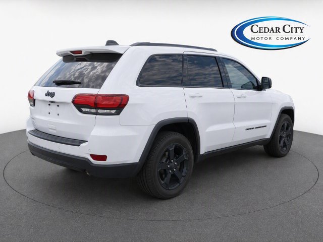 Used 2018 Jeep Grand Cherokee Laredo AWD/4WD image 3