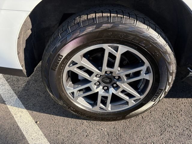 Certified 2025 Ford Expedition Active AWD/4WD image 10