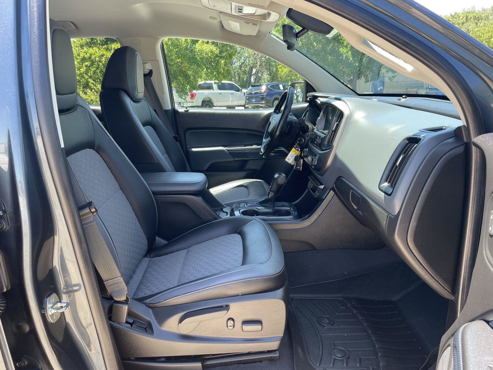 Used 2019 Chevrolet Colorado Z71 AWD/4WD image 19