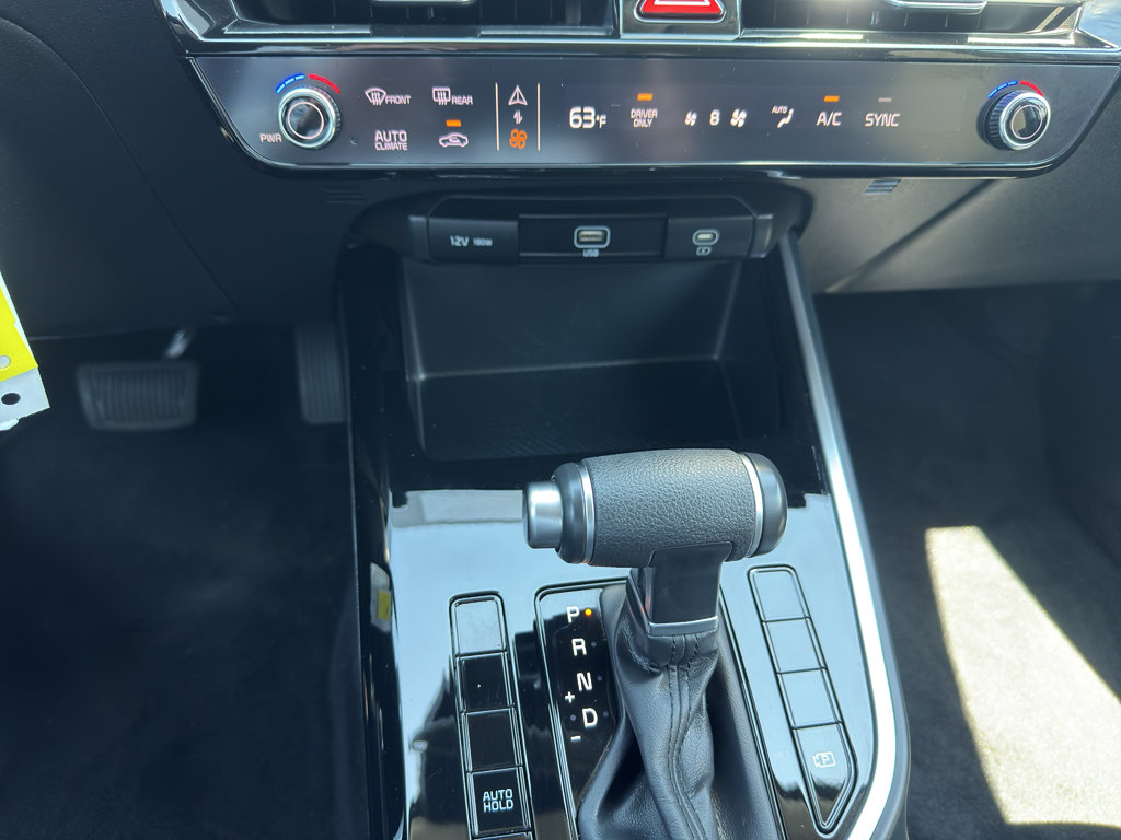 Used 2025 Kia Niro LX FWD image 13
