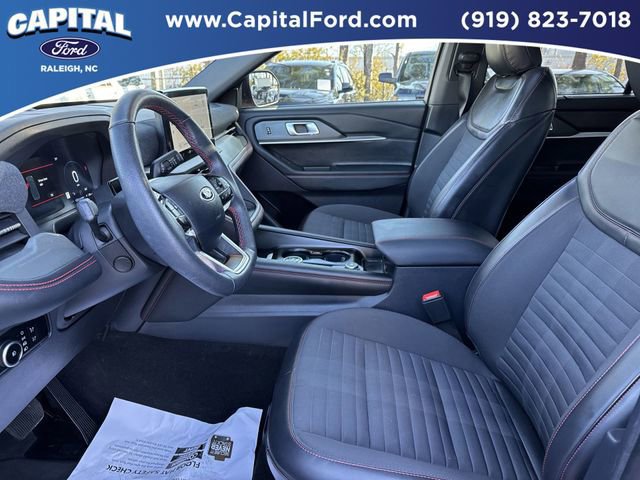 Certified 2025 Ford Explorer ST-Line w/ Premium Package image 17