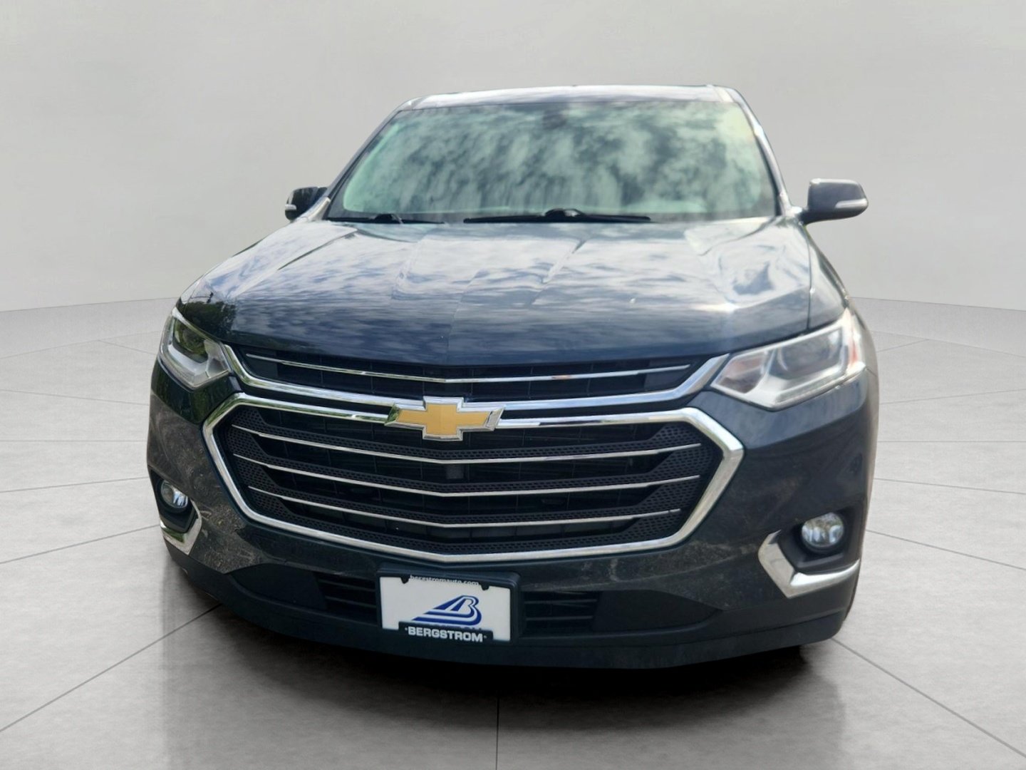 Used 2018 Chevrolet Traverse LT FWD image 3