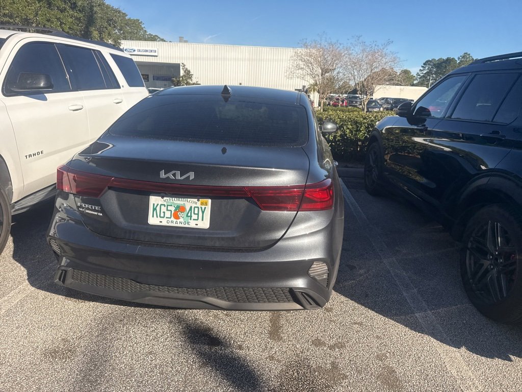 Used 2023 Kia Forte LXS w/ LXS Technology Package image 3