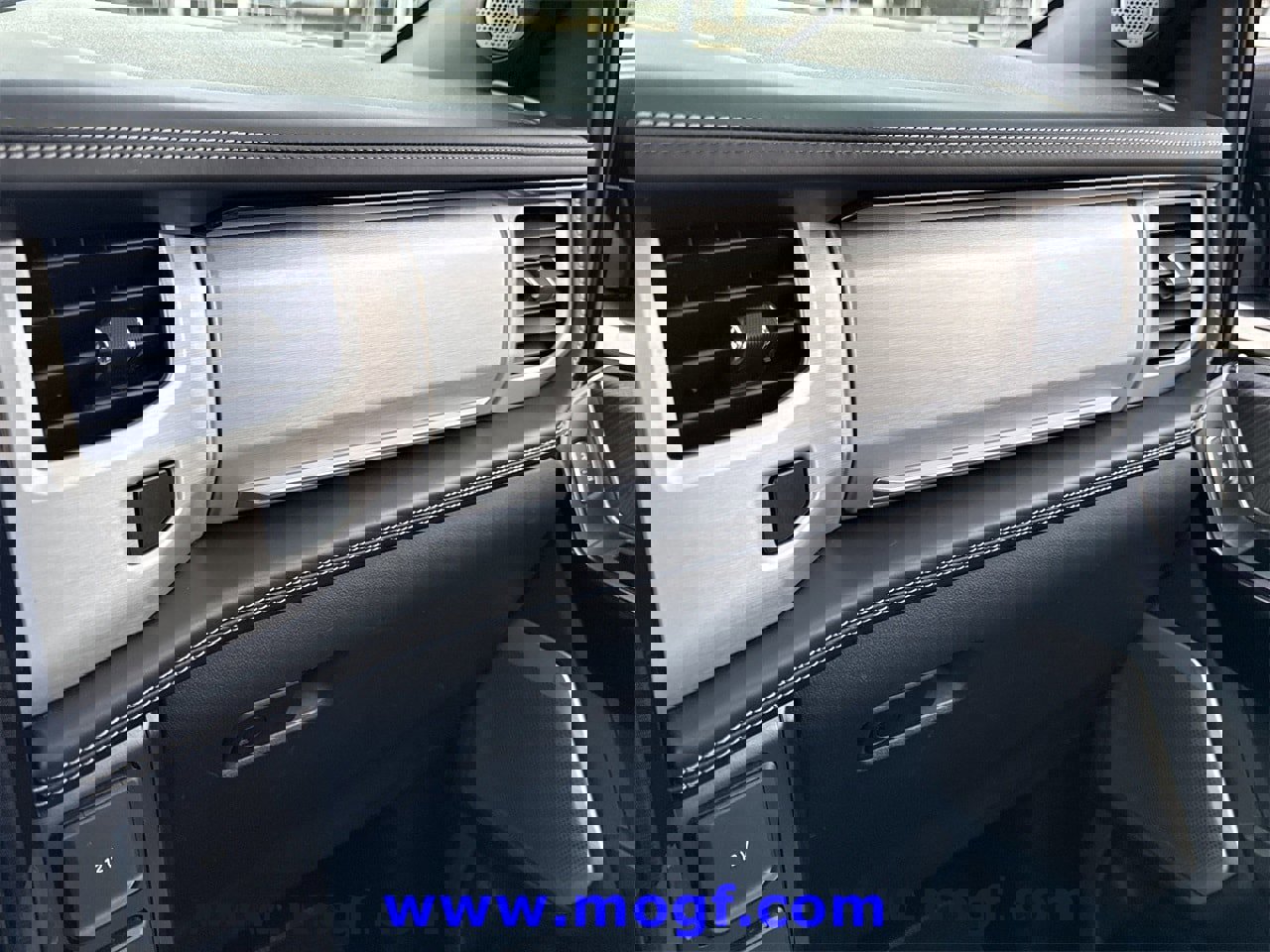 Certified 2022 Ford F150 Lightning Platinum image 19