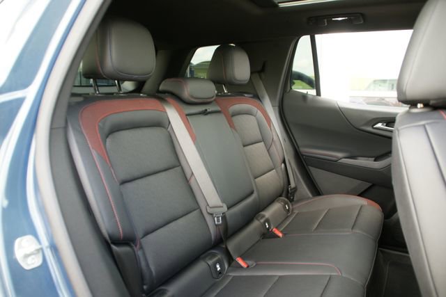 Used 2025 Chevrolet Equinox RS w/ Safety and Technology Package image 35