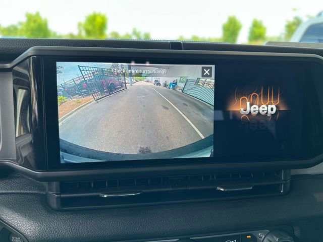 Used 2024 Jeep Wrangler Unlimited Sport AWD/4WD image 18