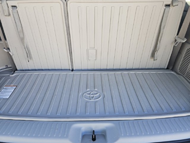 Used 2019 Toyota Highlander XLE AWD/4WD image 18