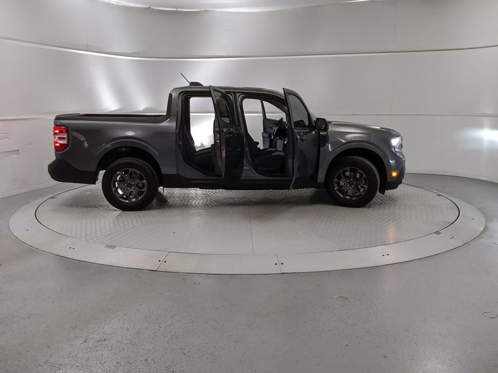 Certified 2025 Ford Maverick XLT image 8