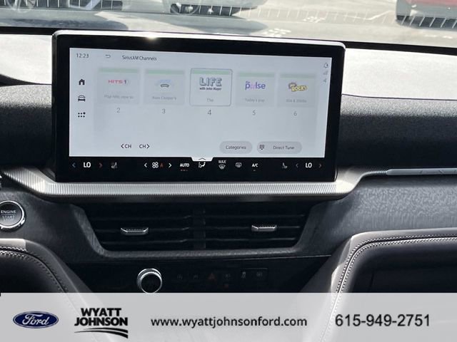 Certified 2025 Ford Explorer Platinum w/ LUX Leather Package image 17