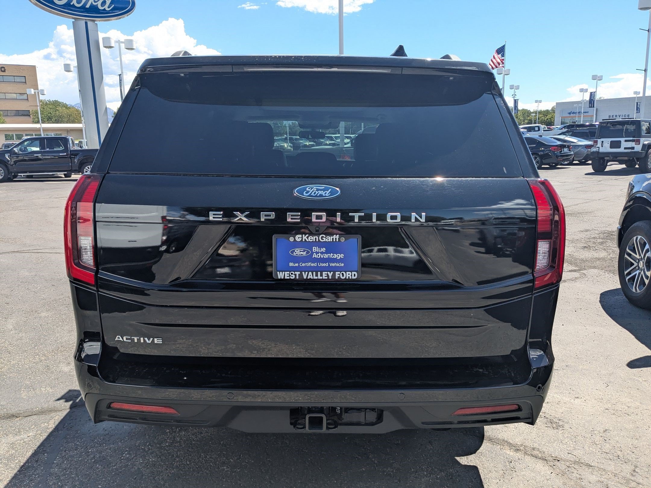 Certified 2025 Ford Expedition Active AWD/4WD image 5