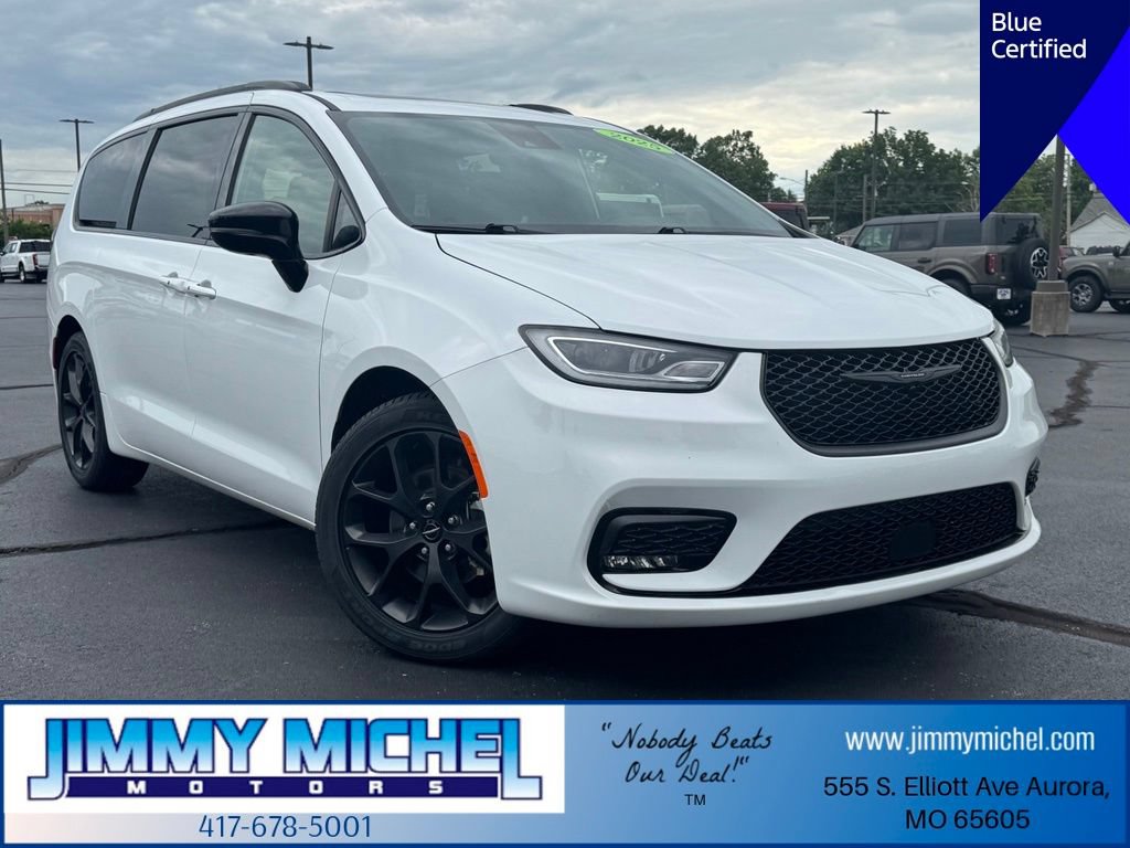 Used 2025 Chrysler Pacifica Limited