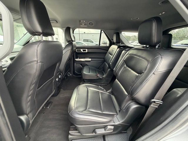 Certified 2021 Ford Explorer XLT w/ Equipment Group 202A image 17