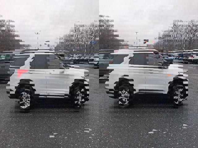 Certified 2020 Ford Explorer XLT w/ Equipment Group 202A image 10