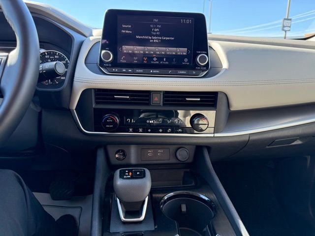 Used 2025 Nissan Rogue SV AWD/4WD image 27