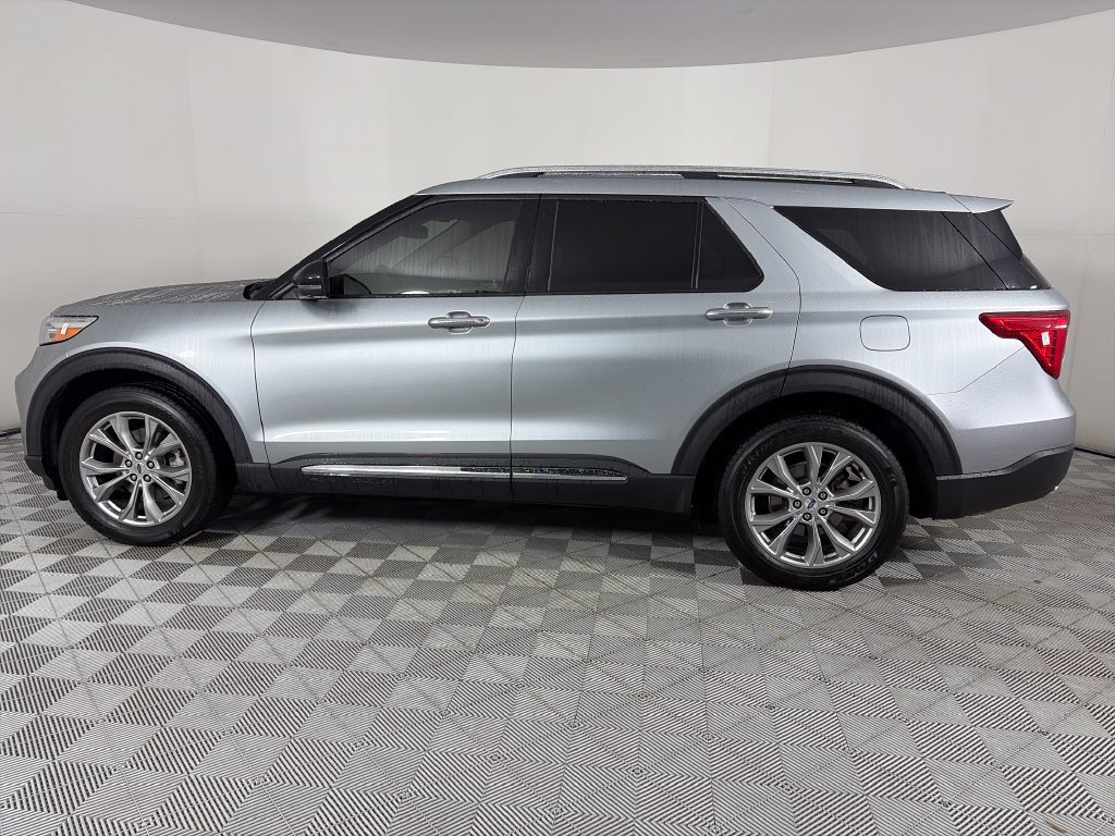 Certified 2023 Ford Explorer Limited w/ Limited Technology Package AWD/4WD image 4