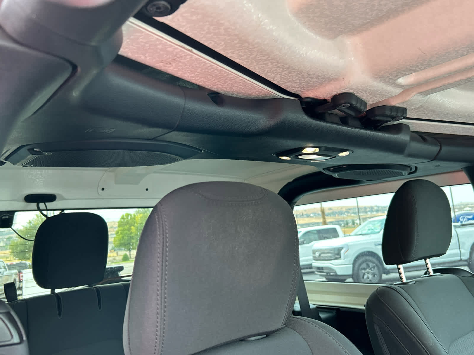 Used 2019 Jeep Wrangler Sport image 21