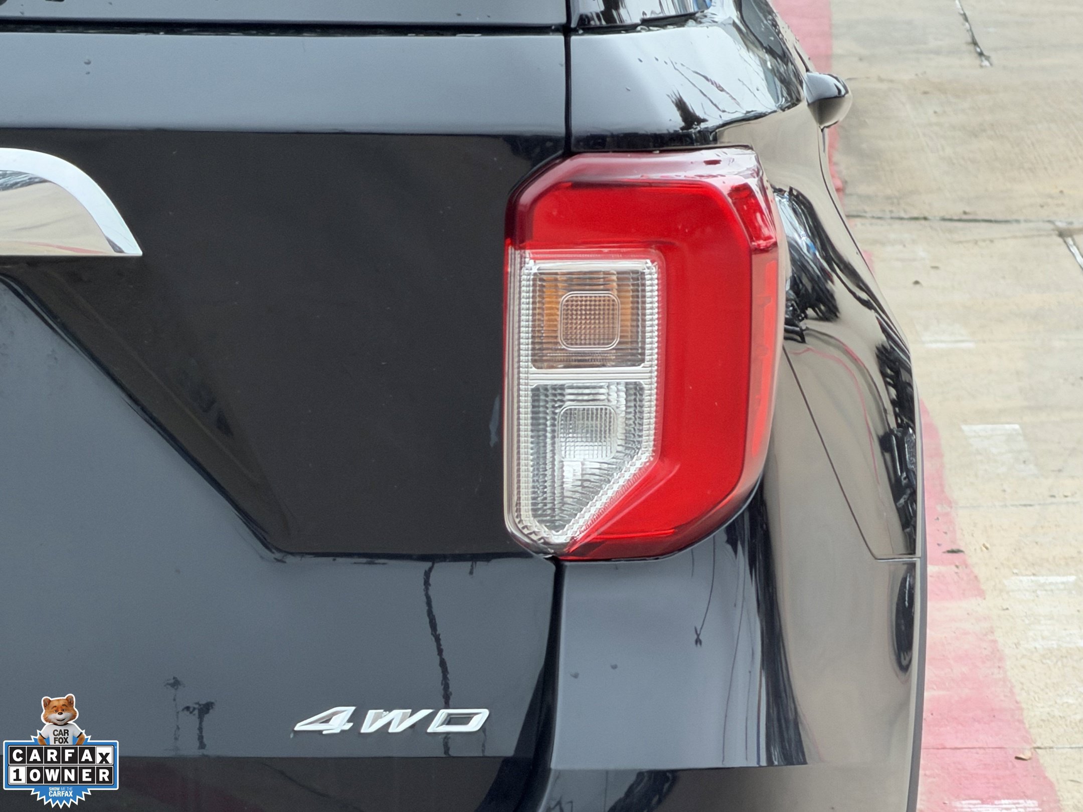 Certified 2023 Ford Explorer XLT w/ Equipment Group 202A AWD/4WD image 10