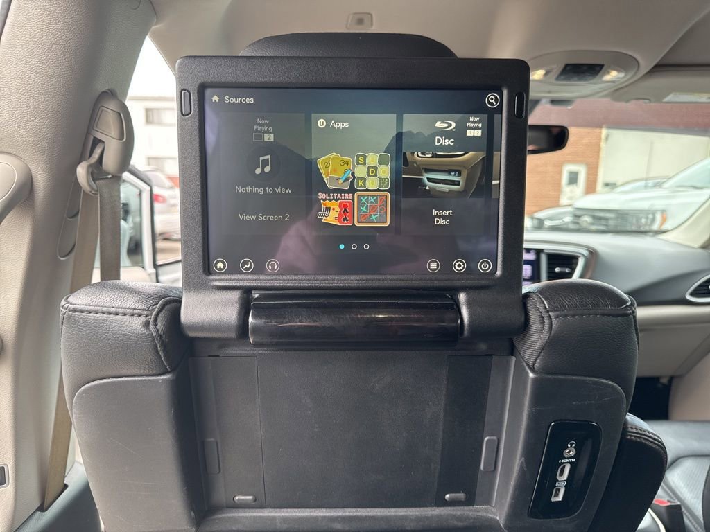 Used 2019 Chrysler Pacifica Touring-L Plus w/ Tire & Wheel Group image 16