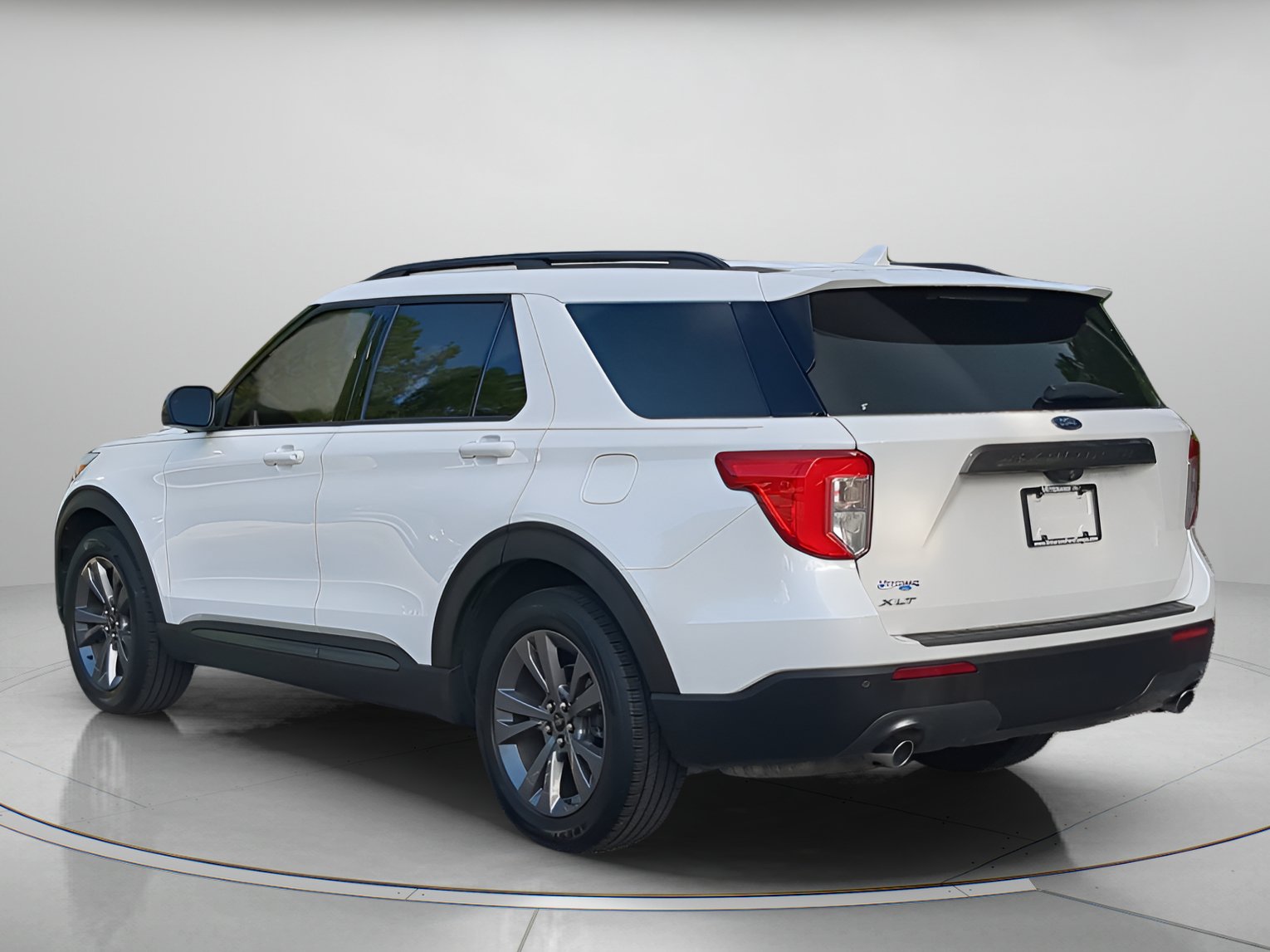 Certified 2022 Ford Explorer XLT w/ Equipment Group 202A RWD image 42