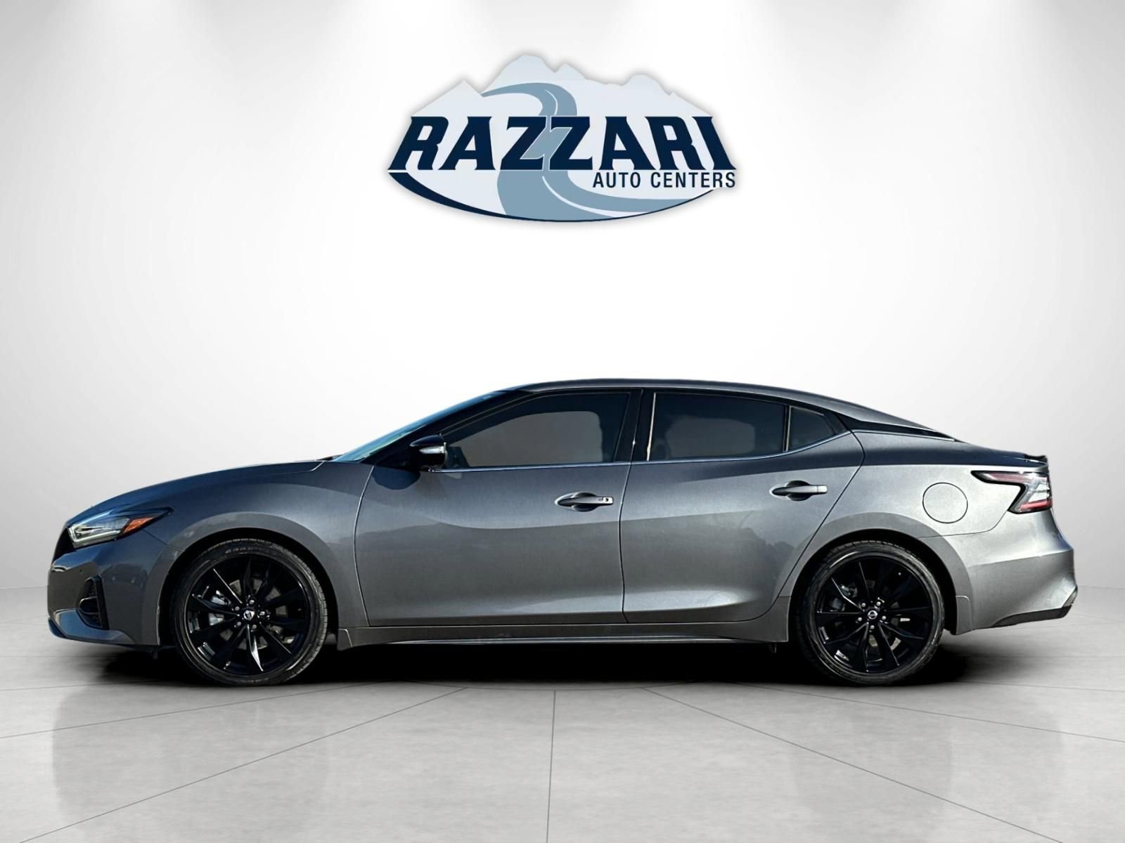 Used 2022 Nissan Maxima SR w/ Sport Mat Group image 2