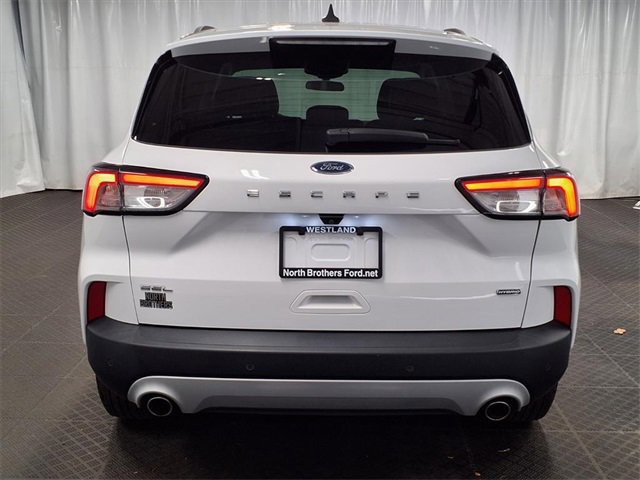 Certified 2021 Ford Escape SEL image 3