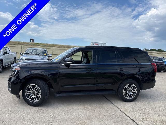 Certified 2025 Ford Expedition Active AWD/4WD image 3