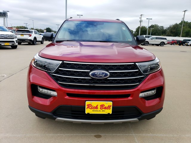 Certified 2023 Ford Explorer XLT w/ Equipment Group 202A AWD/4WD image 2