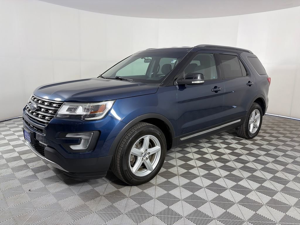 Certified 2017 Ford Explorer XLT AWD/4WD image 3