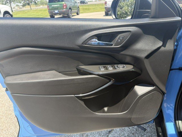 Used 2024 Chevrolet Trax RS w/ Driver Confidence Package FWD image 11