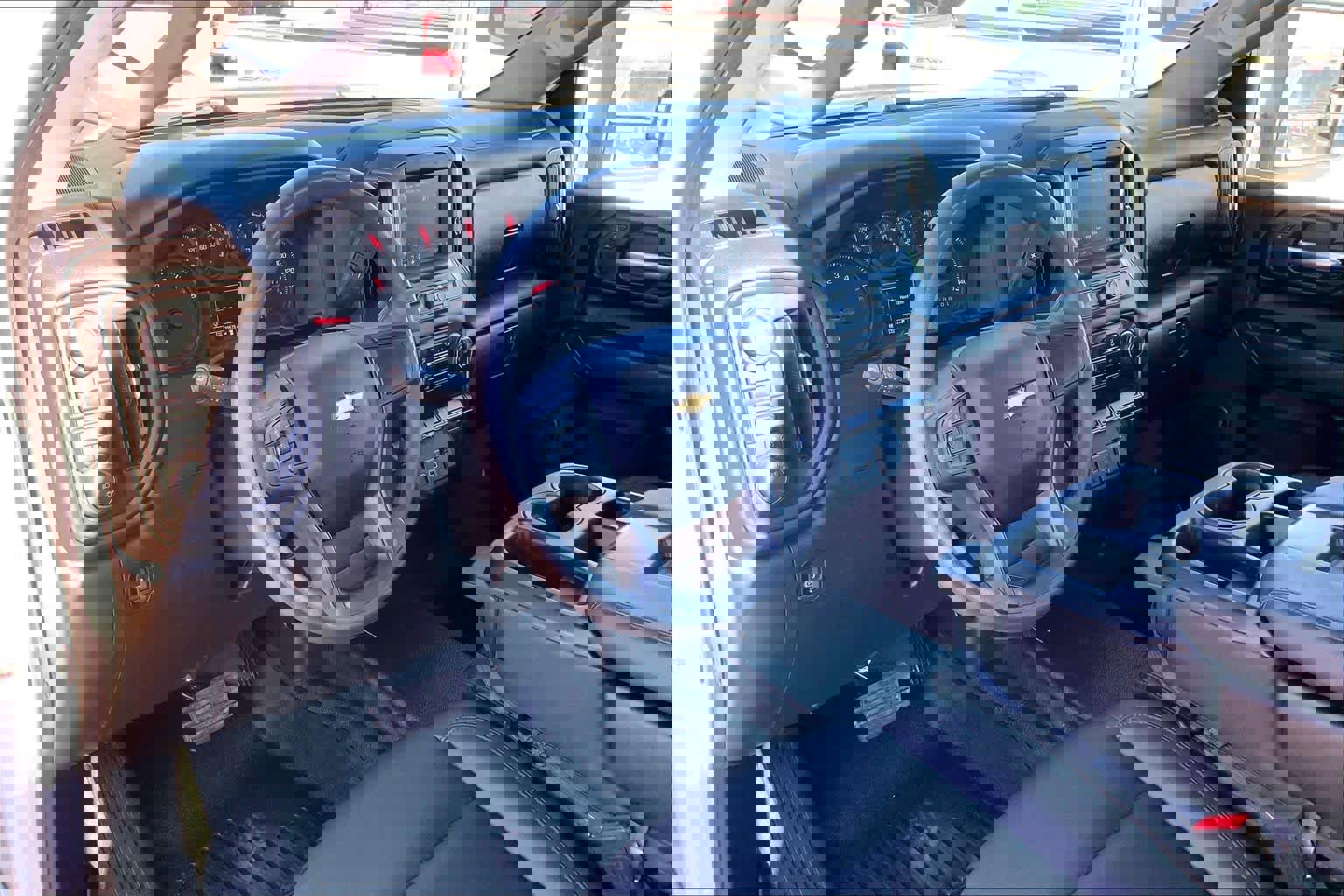 Used 2025 Chevrolet Silverado 2500 W/T image 17