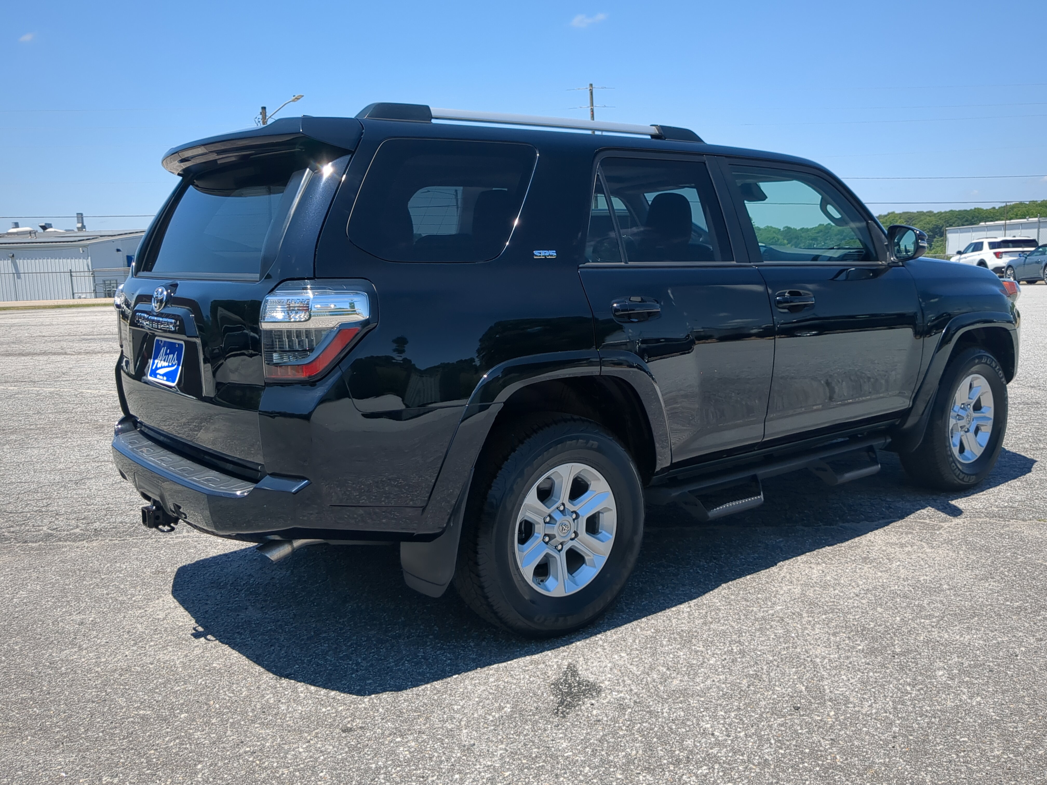 Used 2020 Toyota 4Runner SR5 Premium w/ Moonroof Package RWD image 3