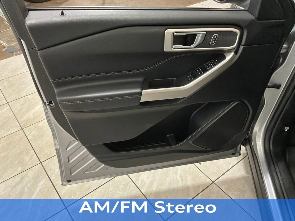 Certified 2023 Ford Explorer XLT AWD/4WD image 4