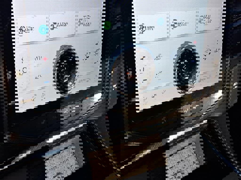 Certified 2023 Ford F150 Lightning Platinum image 28