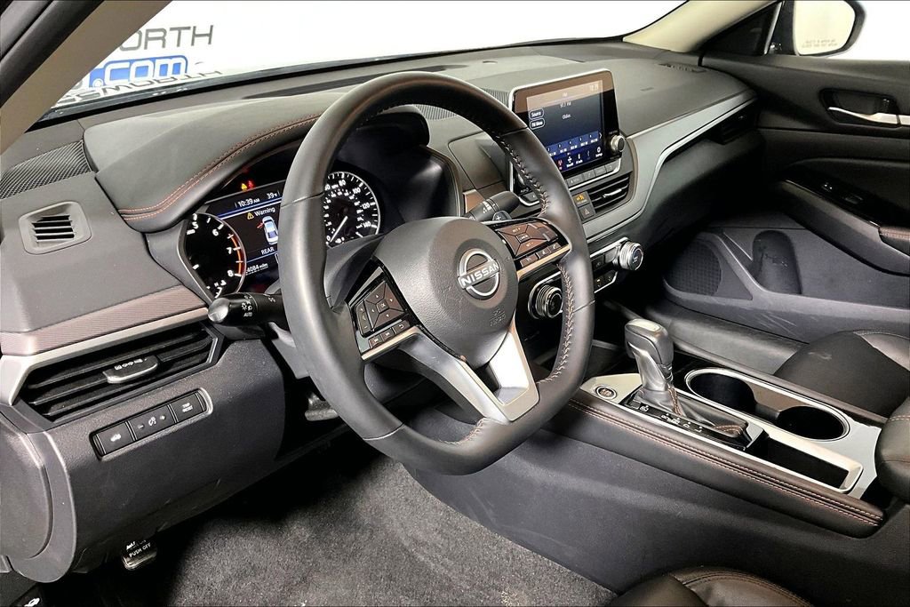 Used 2025 Nissan Altima 2.5 SR image 10