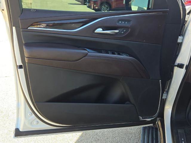 Used 2021 Cadillac Escalade Sport Platinum w/ LPO, ONYX Package image 25