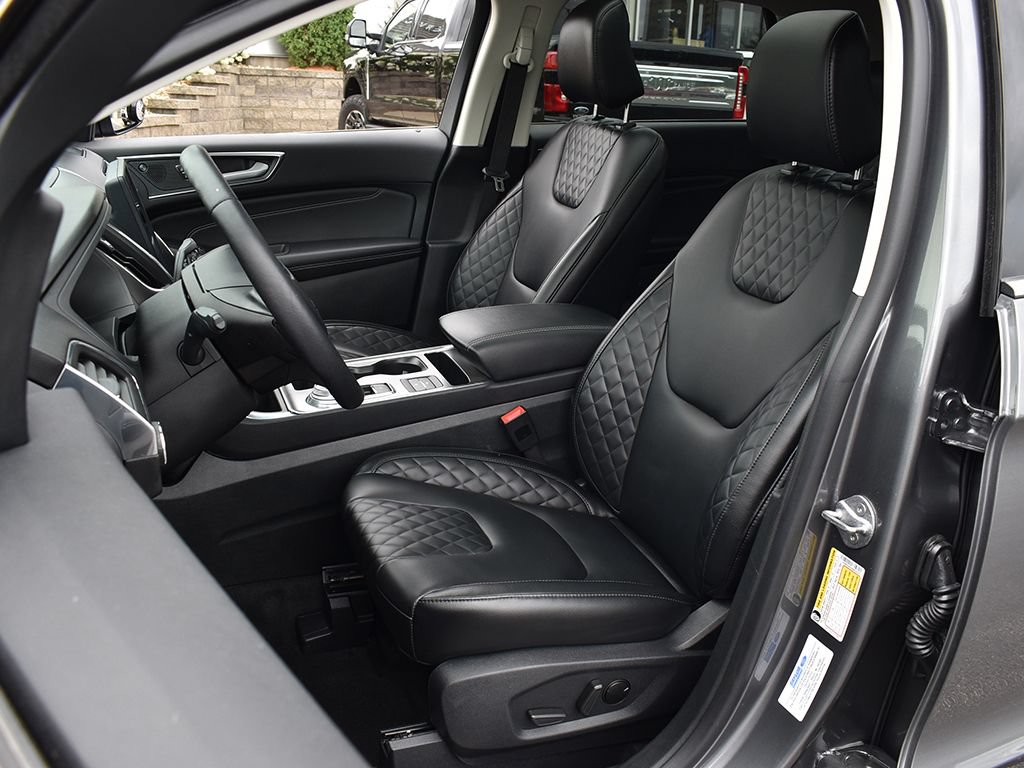 Certified 2024 Ford Edge Titanium AWD/4WD image 5