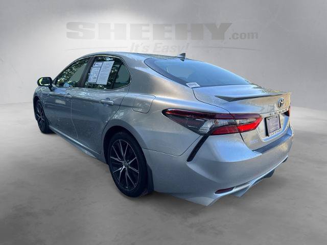 Used 2022 Toyota Camry SE w/ Cold Weather Package FWD image 16