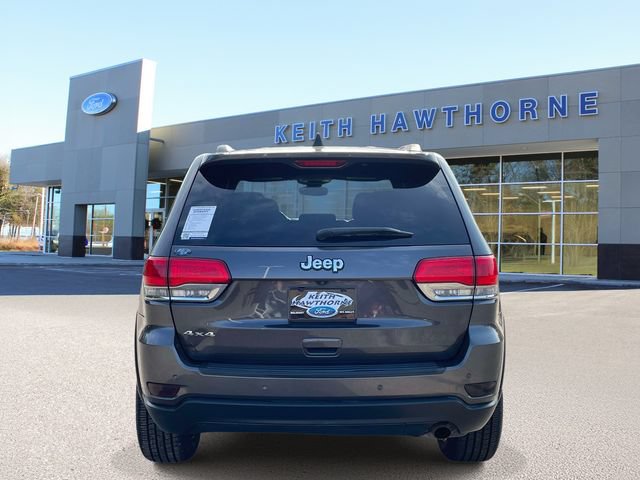 Used 2017 Jeep Grand Cherokee Laredo AWD/4WD image 5