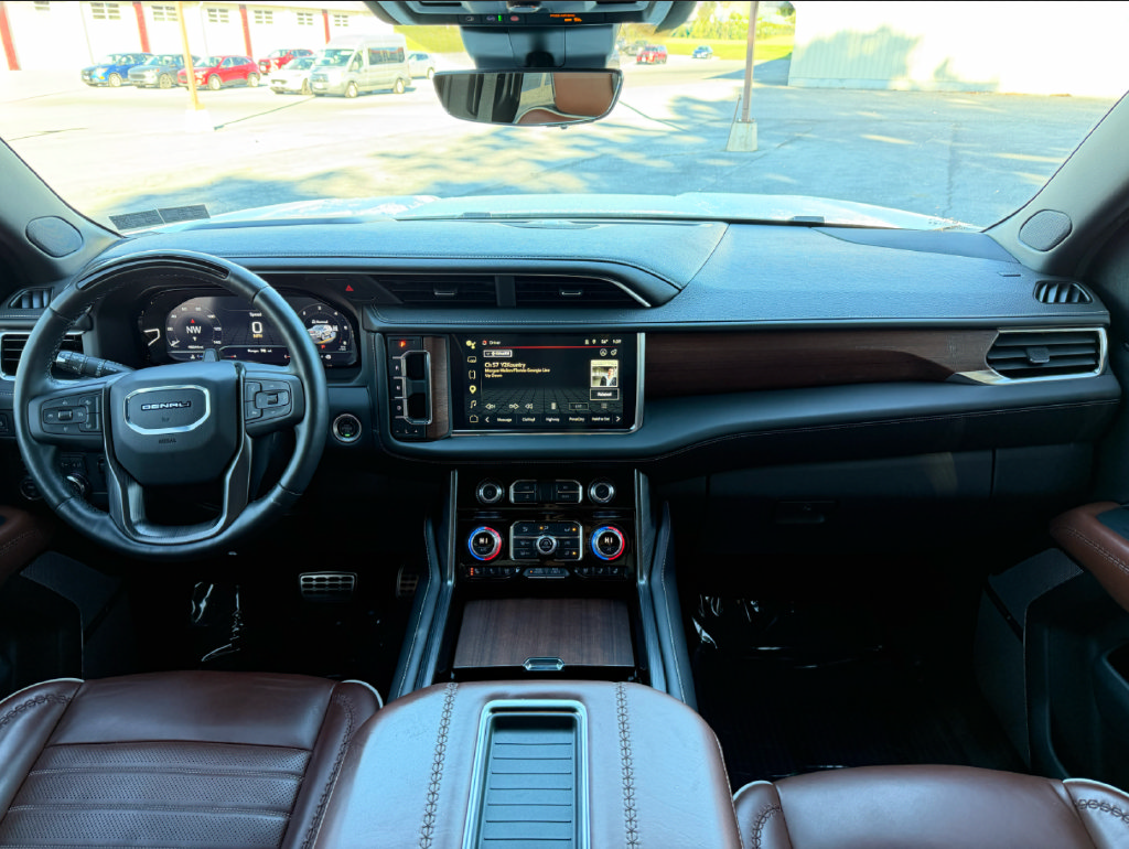 Used 2024 GMC Yukon Denali Ultimate AWD/4WD image 14