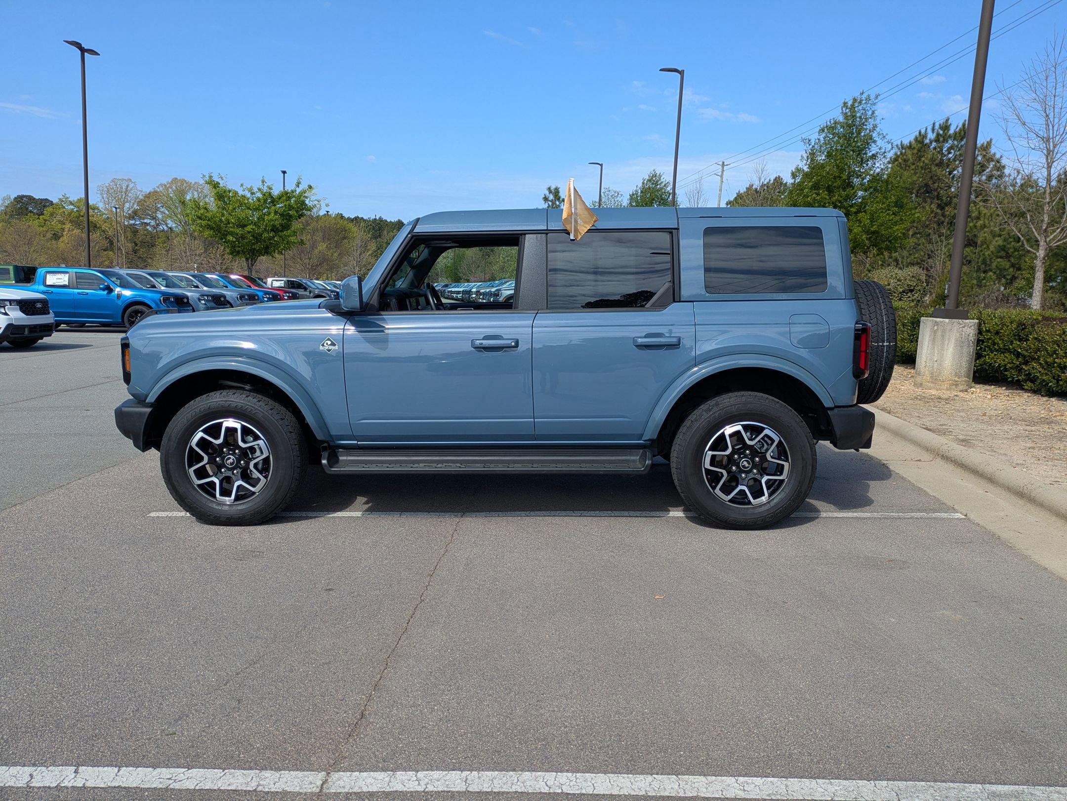 Certified 2025 Ford Bronco Outer Banks image 3