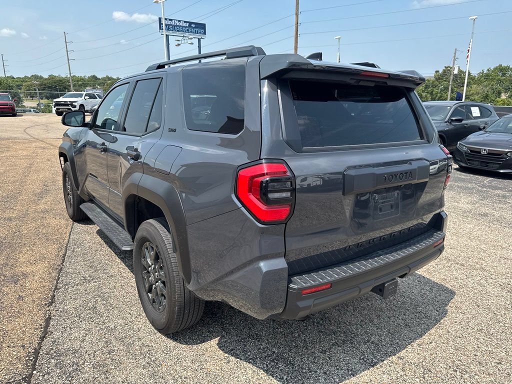 Used 2025 Toyota 4Runner SR5 AWD/4WD image 5