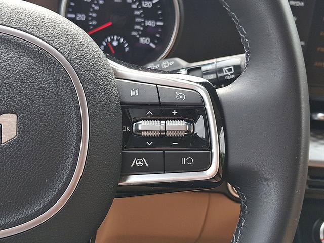 Used 2024 Kia Carnival LX FWD image 18