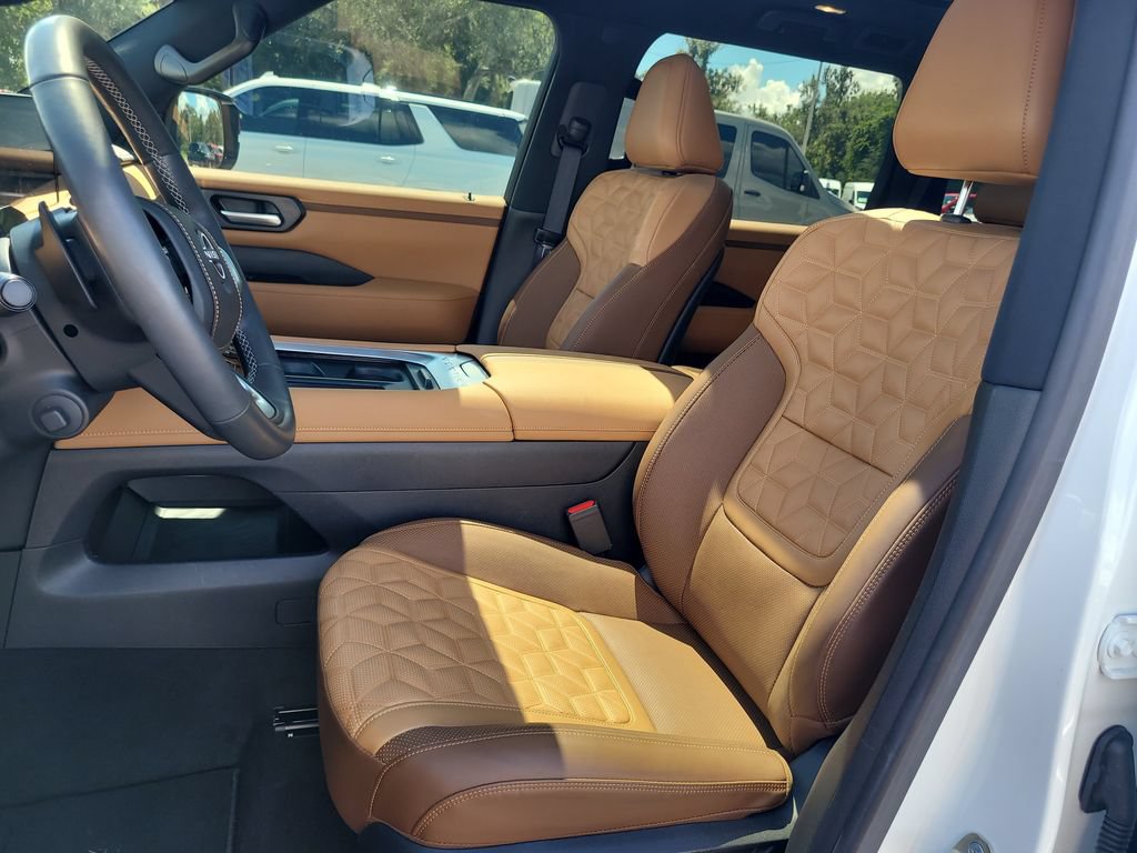 Used 2025 Nissan Armada Platinum Reserve RWD image 19