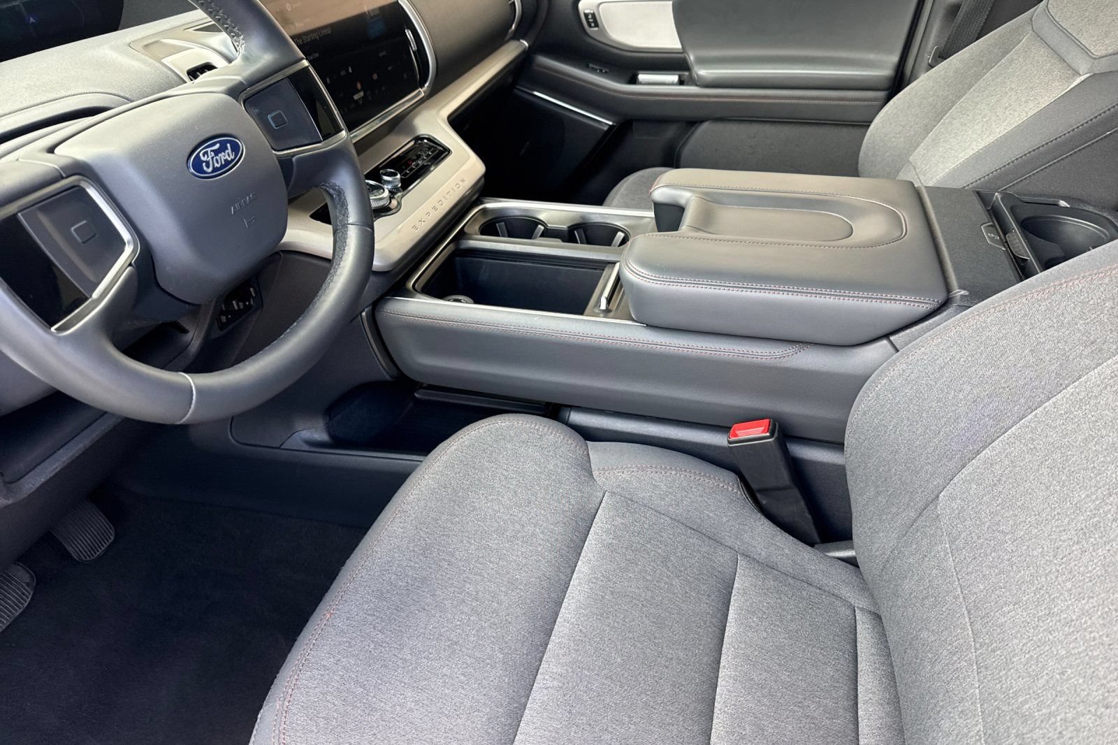 Certified 2025 Ford Expedition Active AWD/4WD image 14